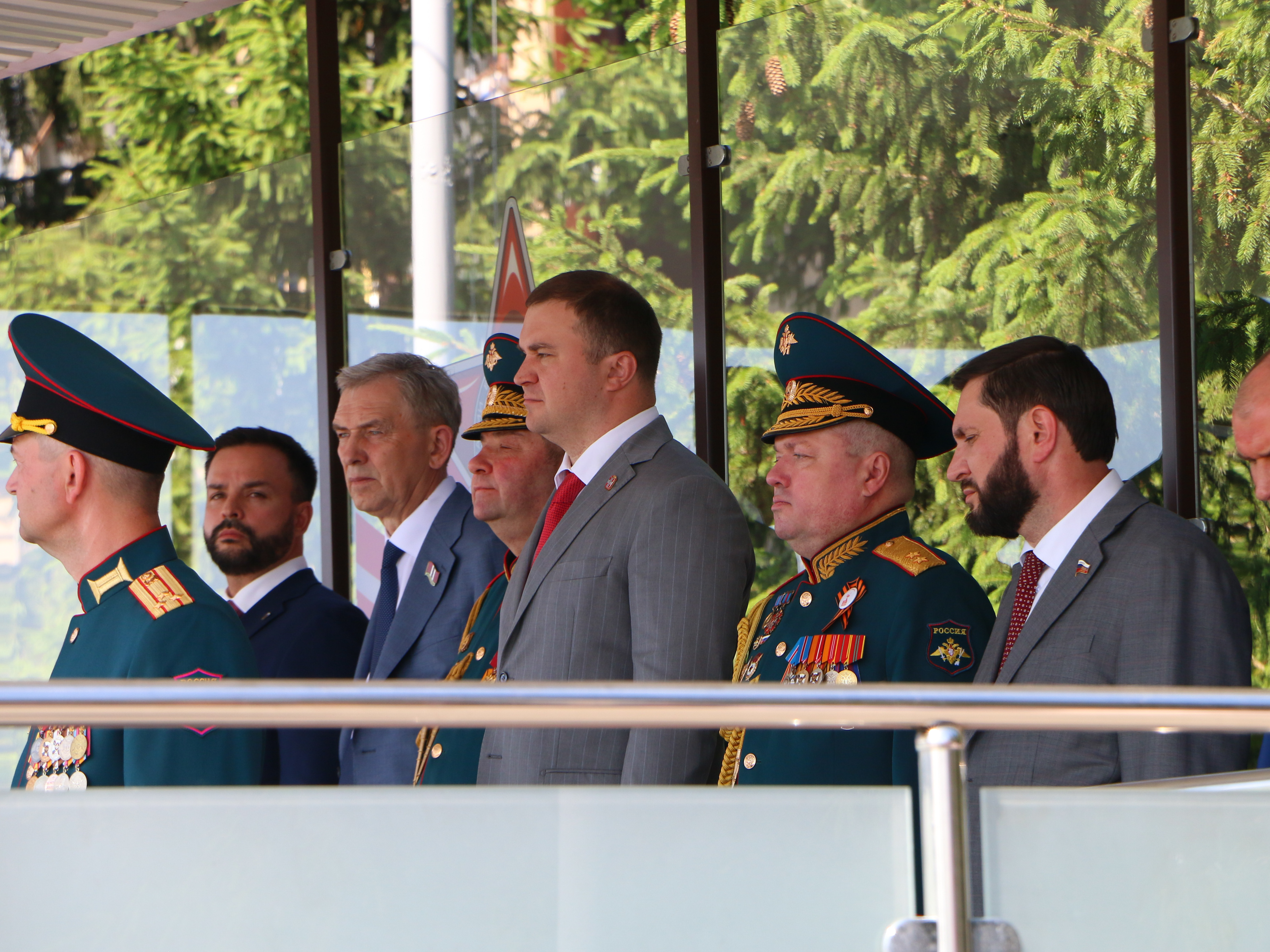 Спикер областного парламента поздравил выпускников Омского автобронетанкового инженерного института с окончанием обучения