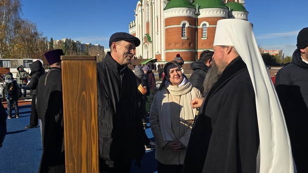 Спикер областного парламента Александр Артемов принял участие в открытии детской инклюзивной площадки