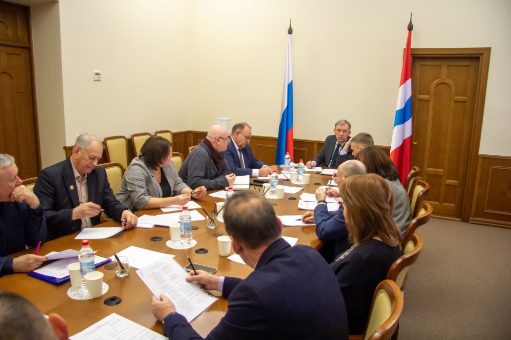 В областном парламенте обсудили подготовку к 100-летию Михаила Ульянова