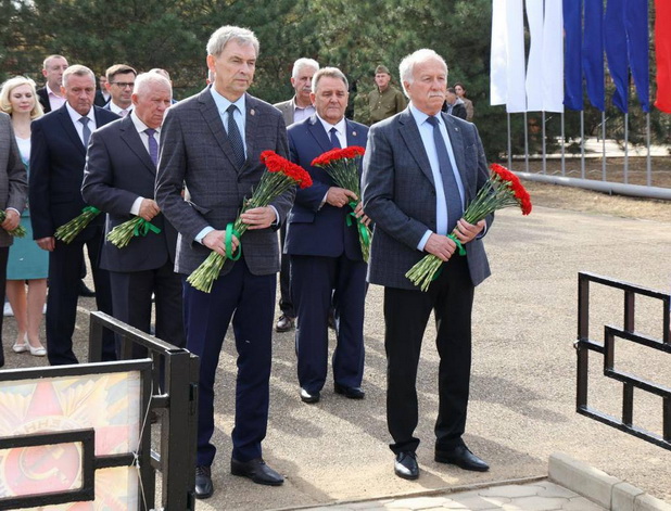 Спикер парламента принял участие в мероприятиях, посвященных 100-летию Сергея Манякина