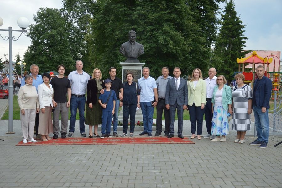 A square and bust in memory of Vladimir Varnavsky were opened in the Muromtsevo district