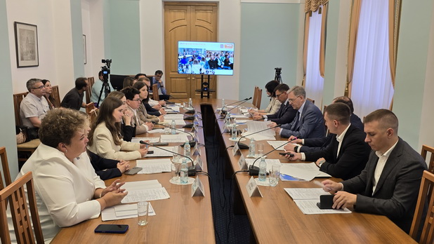 В Омске состоялся форум Молодежных парламентов Сибирского федерального округа