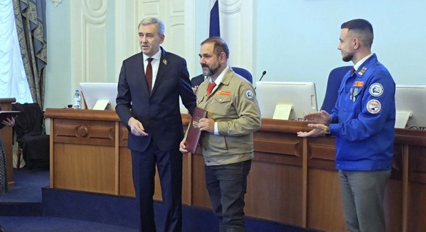 Activists of the Omsk regional student detachment were recognized in the regional parliament