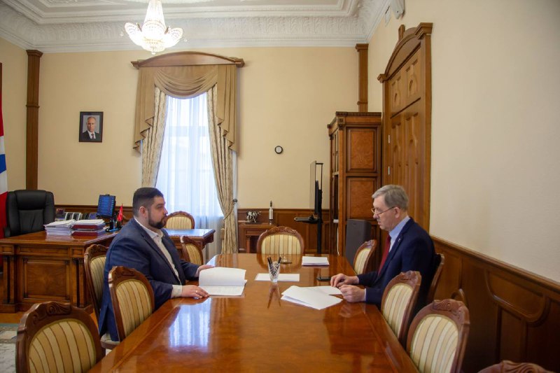 Спикер областного парламента встретился с участником СВО Алексеем Касаткиным в качестве его наставника в программе "ПРОдвижение ГЕРОЕВ"