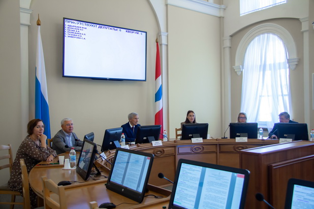 Комитет рассмотрел вопросы повестки дня 