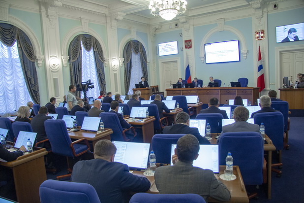 Принят закон об областном бюджете на 2026-2028 годы